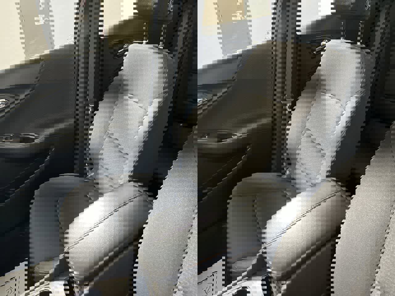 Used 2022 Chevrolet Malibu LT image 25