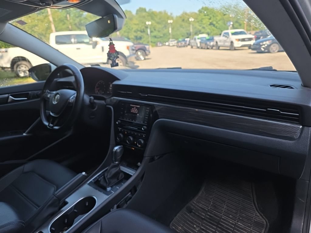 Used 2020 Volkswagen Passat 2.0T R-Line FWD image 19