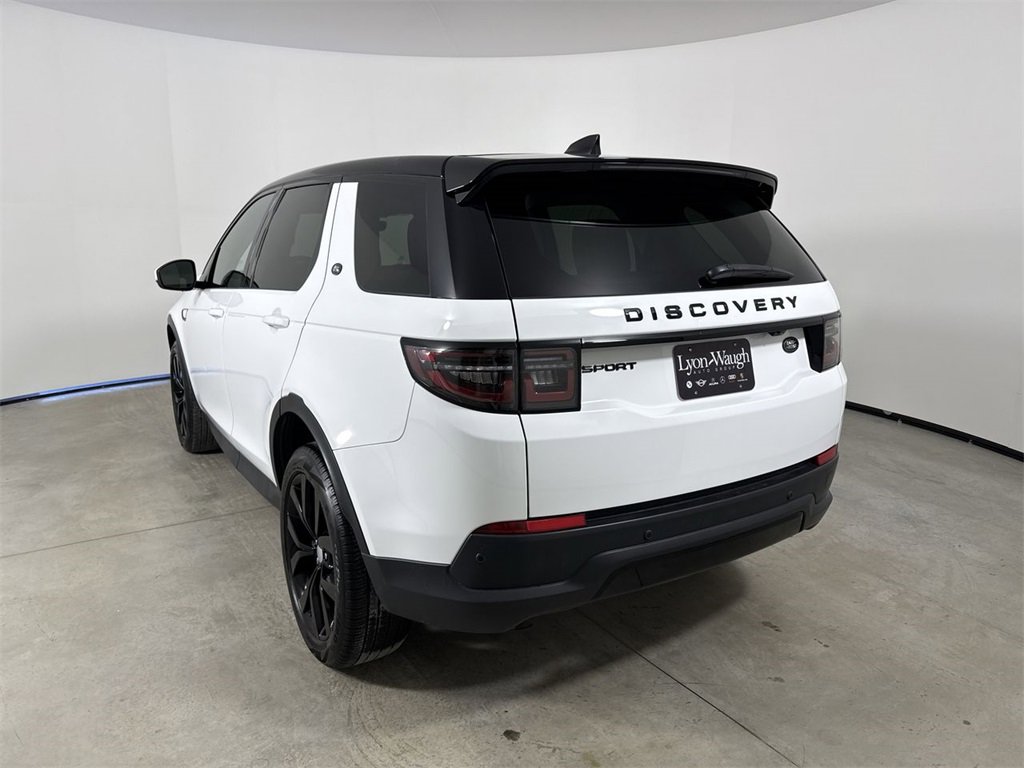 Used 2023 Land Rover Discovery Sport SE image 3