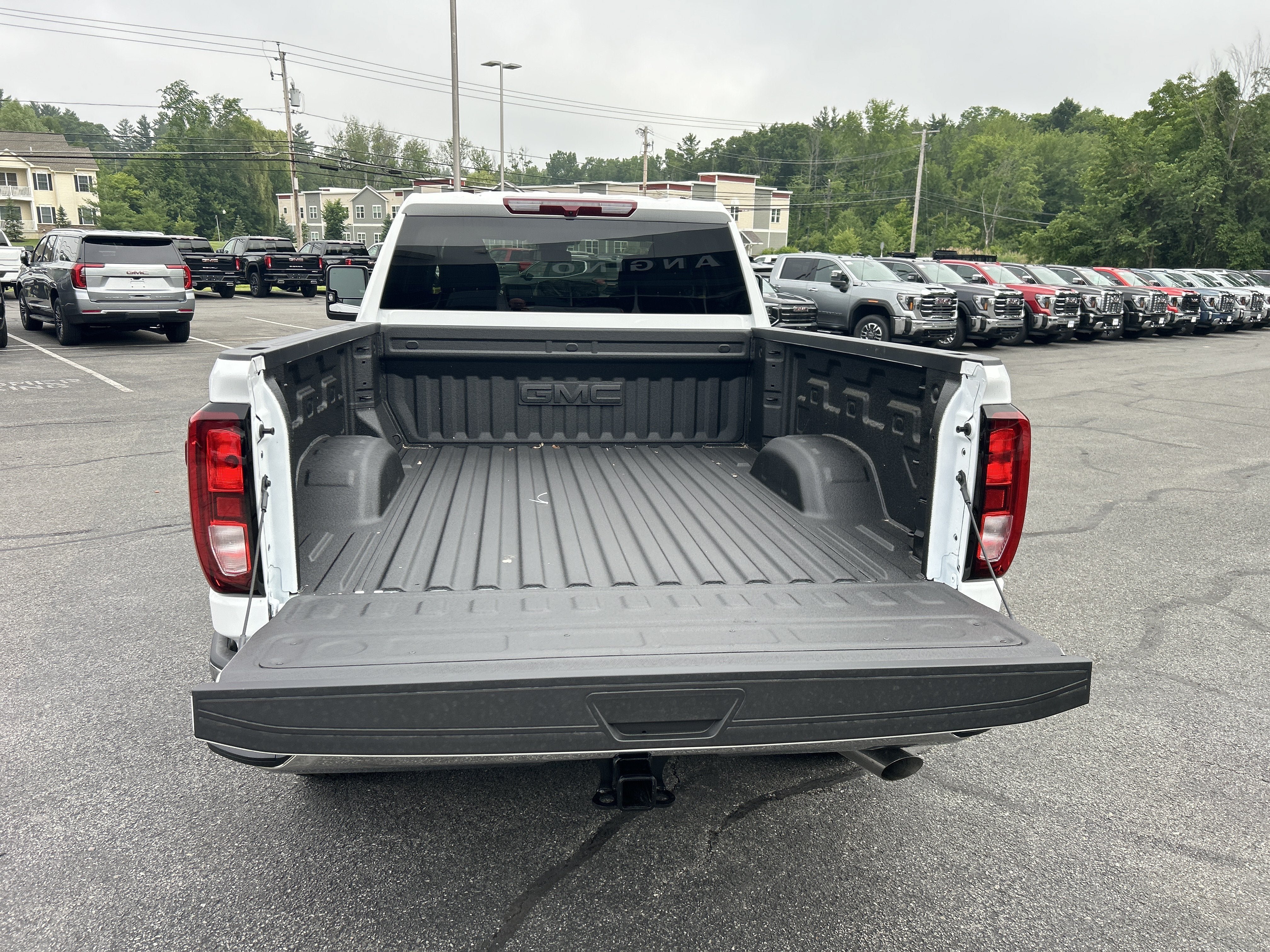 New 2026 GMC Sierra 2500 SLE w/ SLE Value Package; AWD/4WD image 12