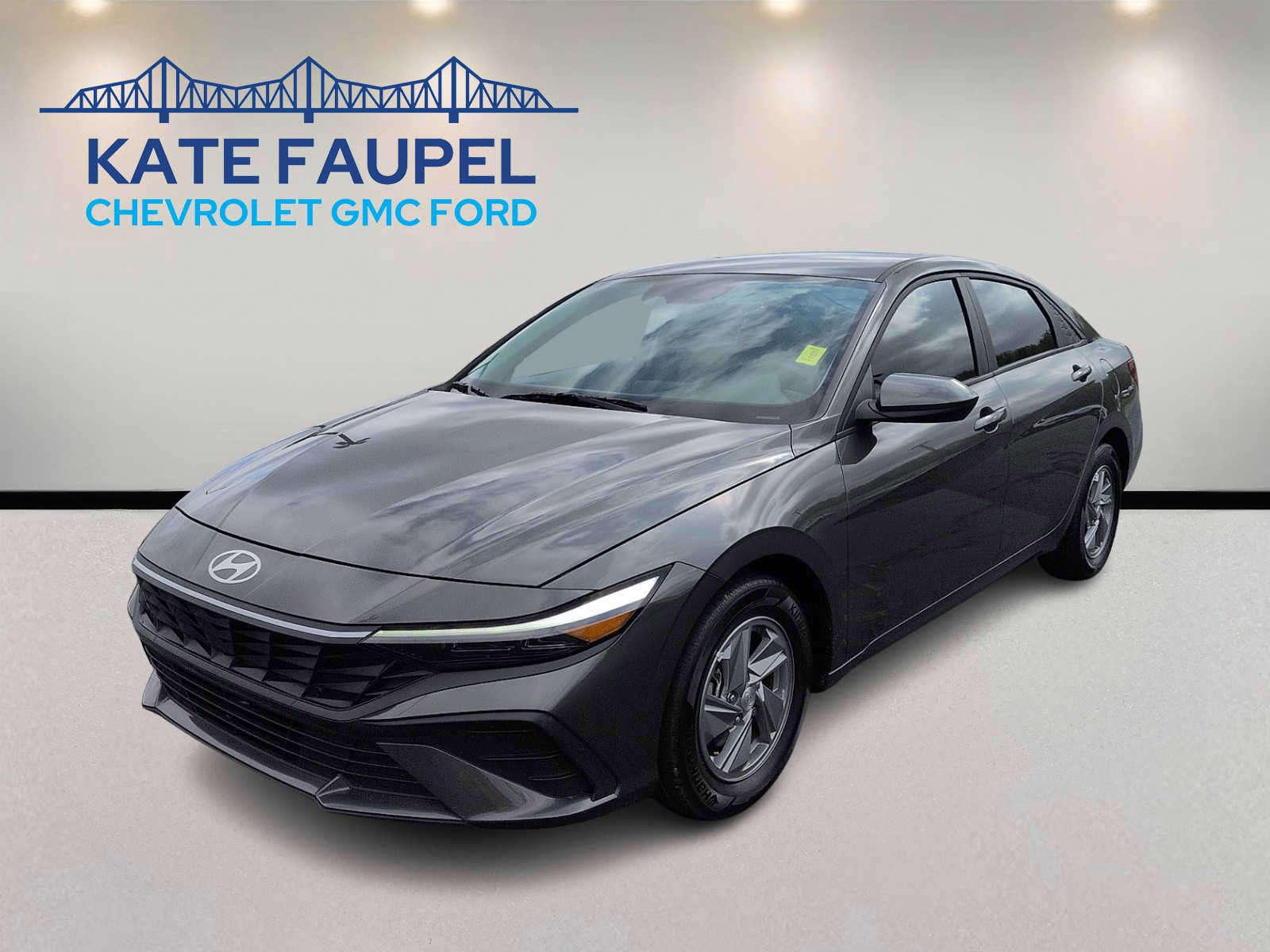 Used 2024 Hyundai Elantra SE FWD image 3