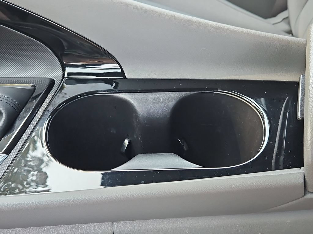 Used 2025 Hyundai Elantra SEL FWD image 24