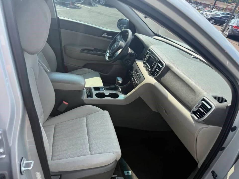 Used 2017 Kia Sportage LX FWD image 10