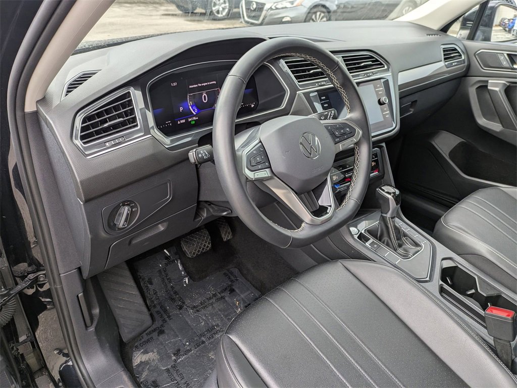 Used 2024 Volkswagen Tiguan SE image 15