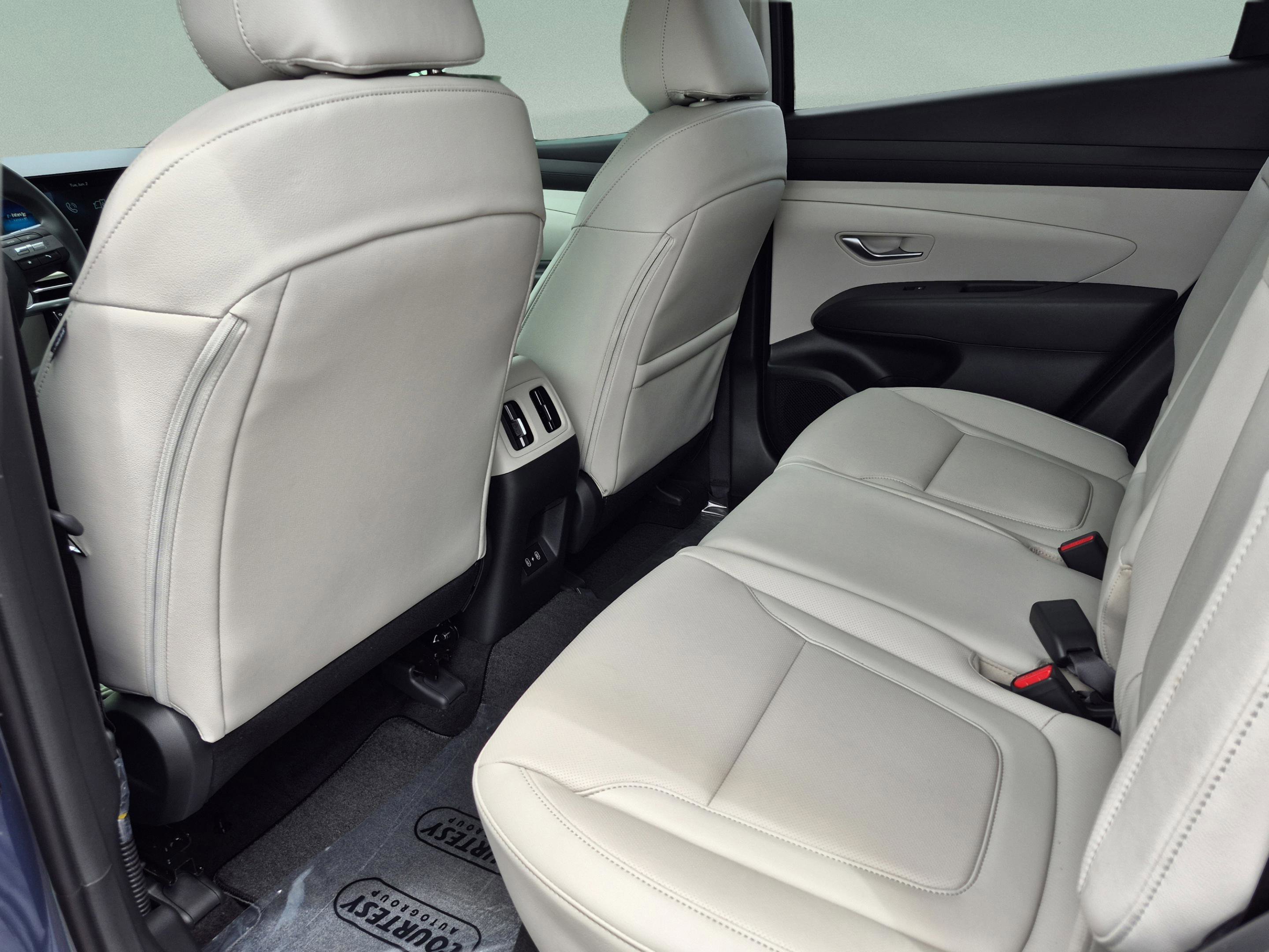 New 2026 Hyundai Tucson SEL Plus FWD image 16