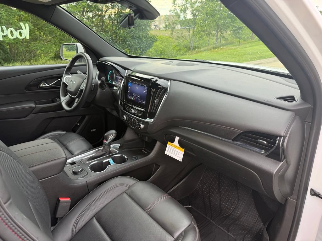 Used 2023 Chevrolet Traverse RS w/ LPO, Floor Liner Package FWD image 25