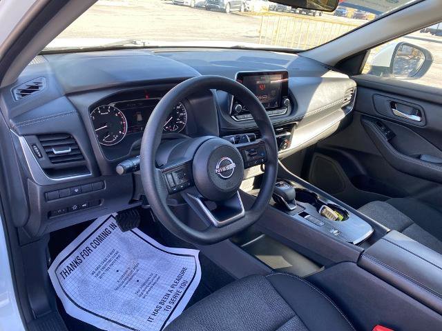 Used 2024 Nissan Rogue SV image 12