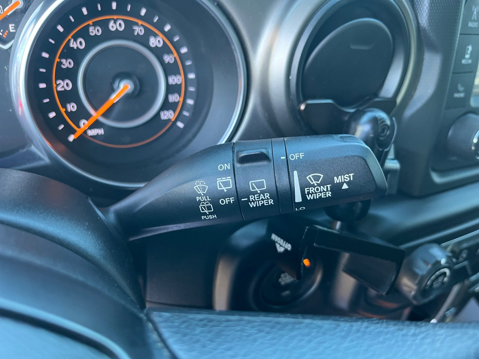 Used 2018 Jeep Wrangler Unlimited Sport image 11