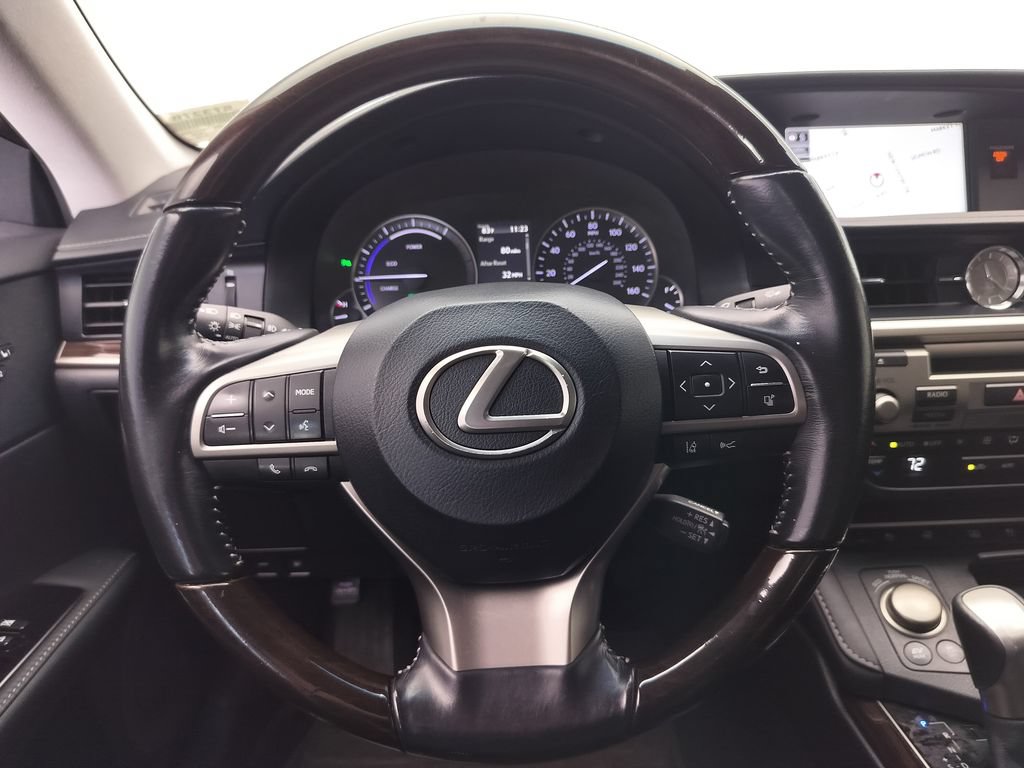 Used 2017 Lexus ES 300h FWD image 12