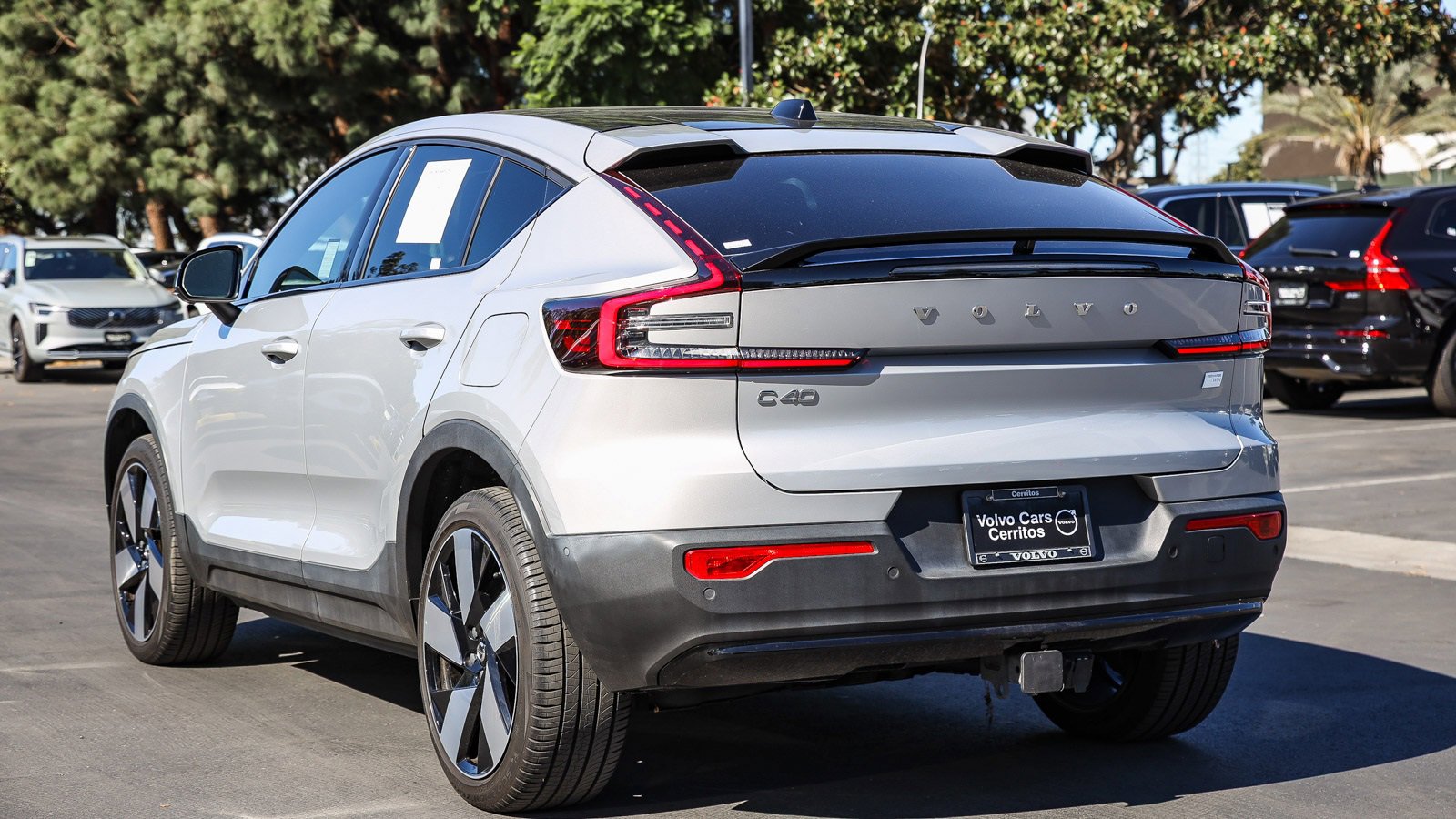 Used 2023 Volvo C40 P8 Recharge Ultimate image 11