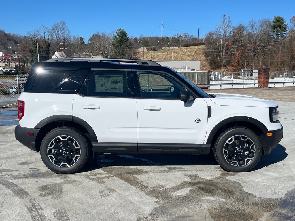 New 2025 Ford Bronco Sport Outer Banks w/ Outer Banks Tech Package+ image 2