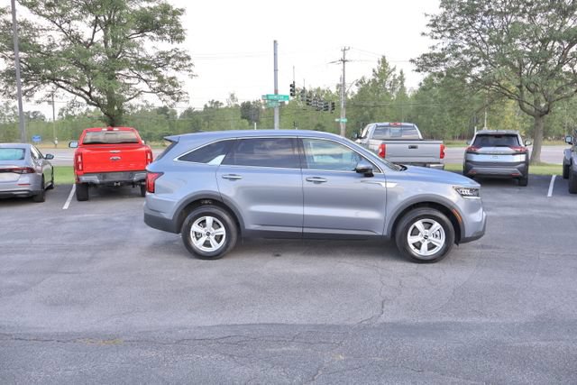 Used 2023 Kia Sorento LX AWD/4WD image 8