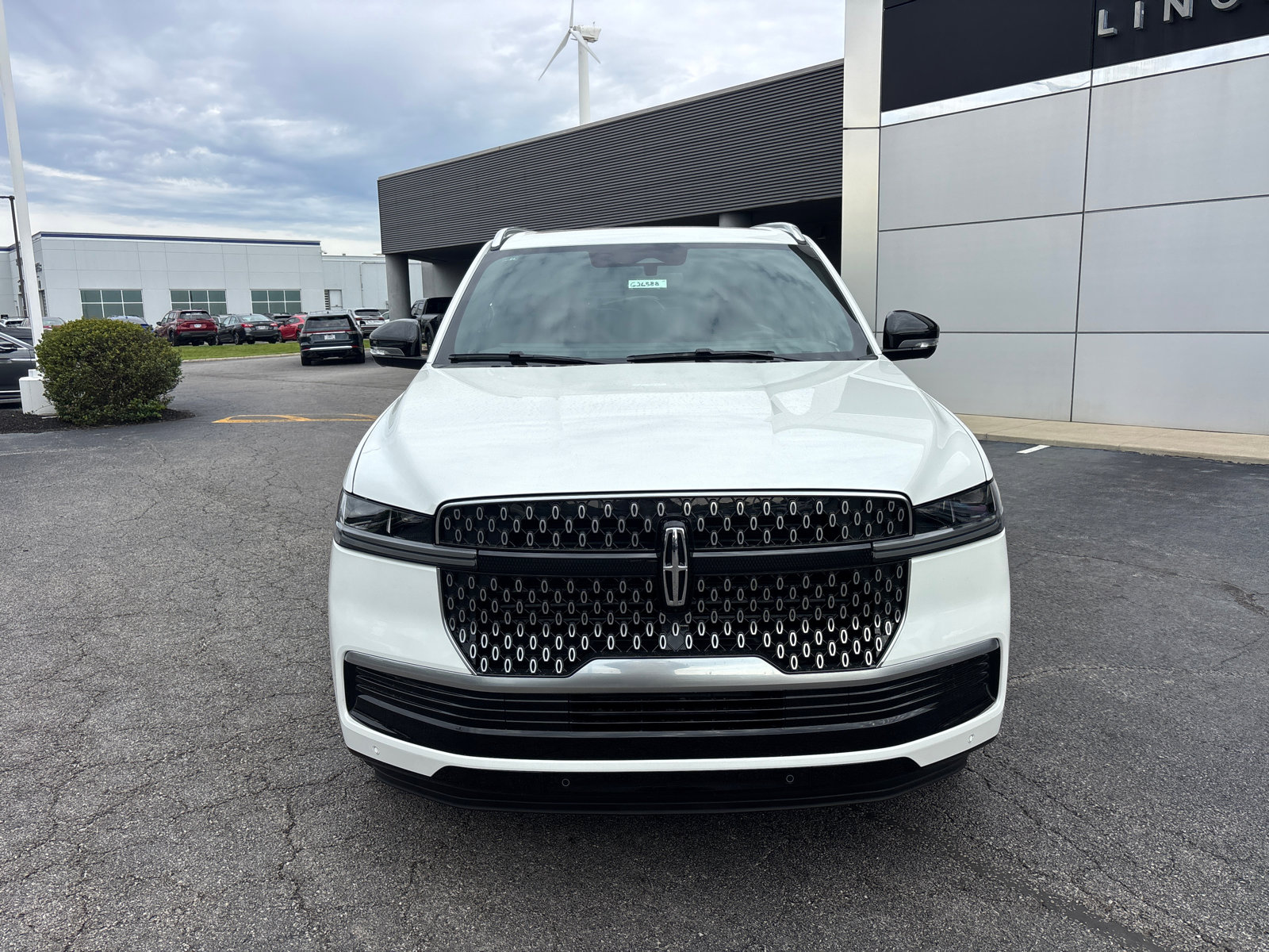 New 2026 Lincoln Navigator Reserve AWD/4WD image 2