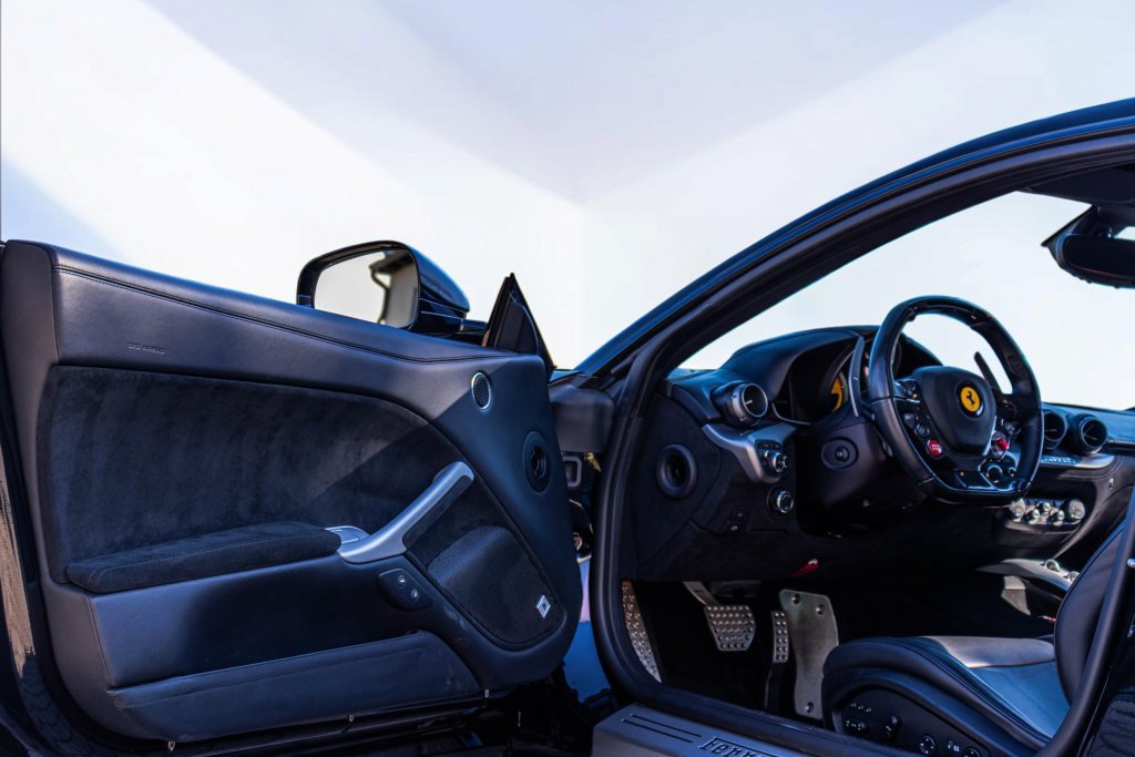Used 2014 Ferrari F12 Berlinetta RWD image 35