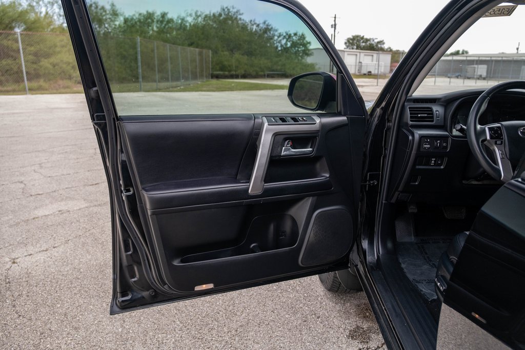 Used 2022 Toyota 4Runner SR5 Premium image 10