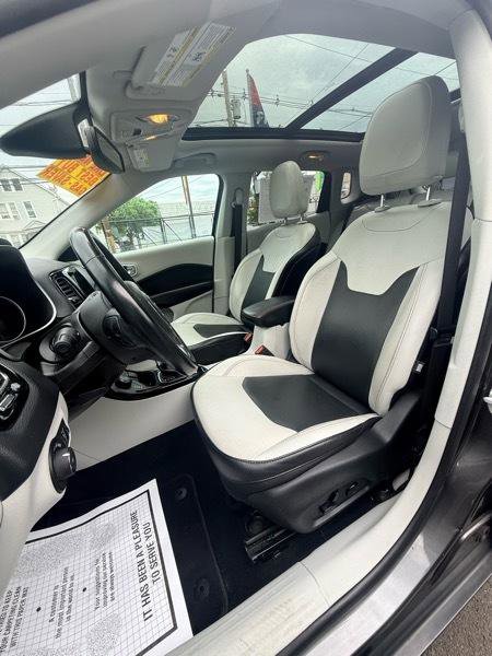 Used 2020 Jeep Compass Limited w/ Safety & Security Group AWD/4WD image 10