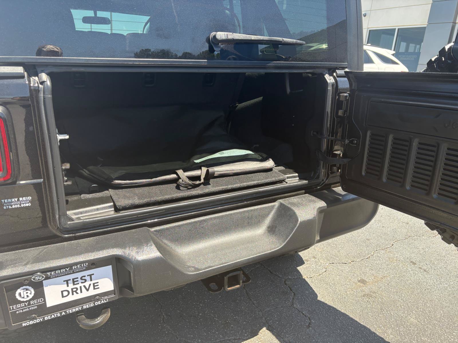 Used 2022 Jeep Wrangler Unlimited Sport AWD/4WD image 9