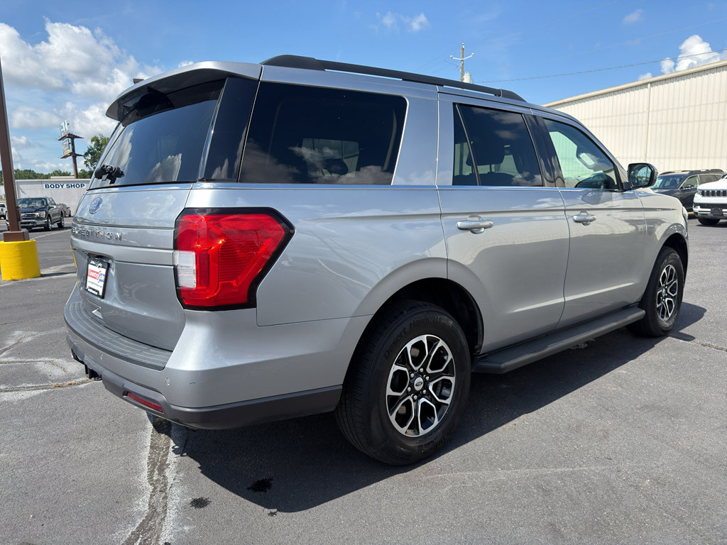 Used 2024 Ford Expedition XLT AWD/4WD image 6