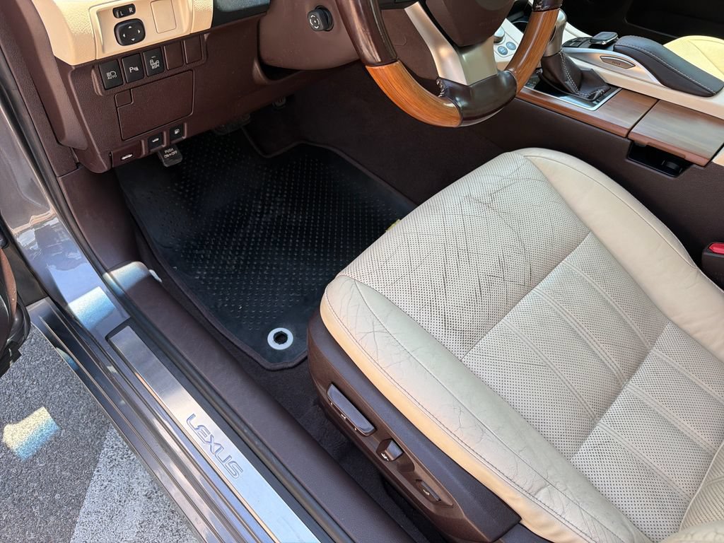 Used 2016 Lexus ES 300h w/ Luxury Package w/Wood Trim FWD image 21