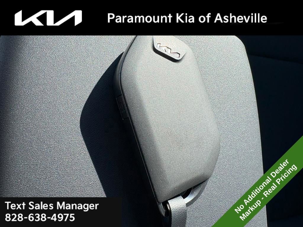 New 2026 Kia K4 LXS image 28