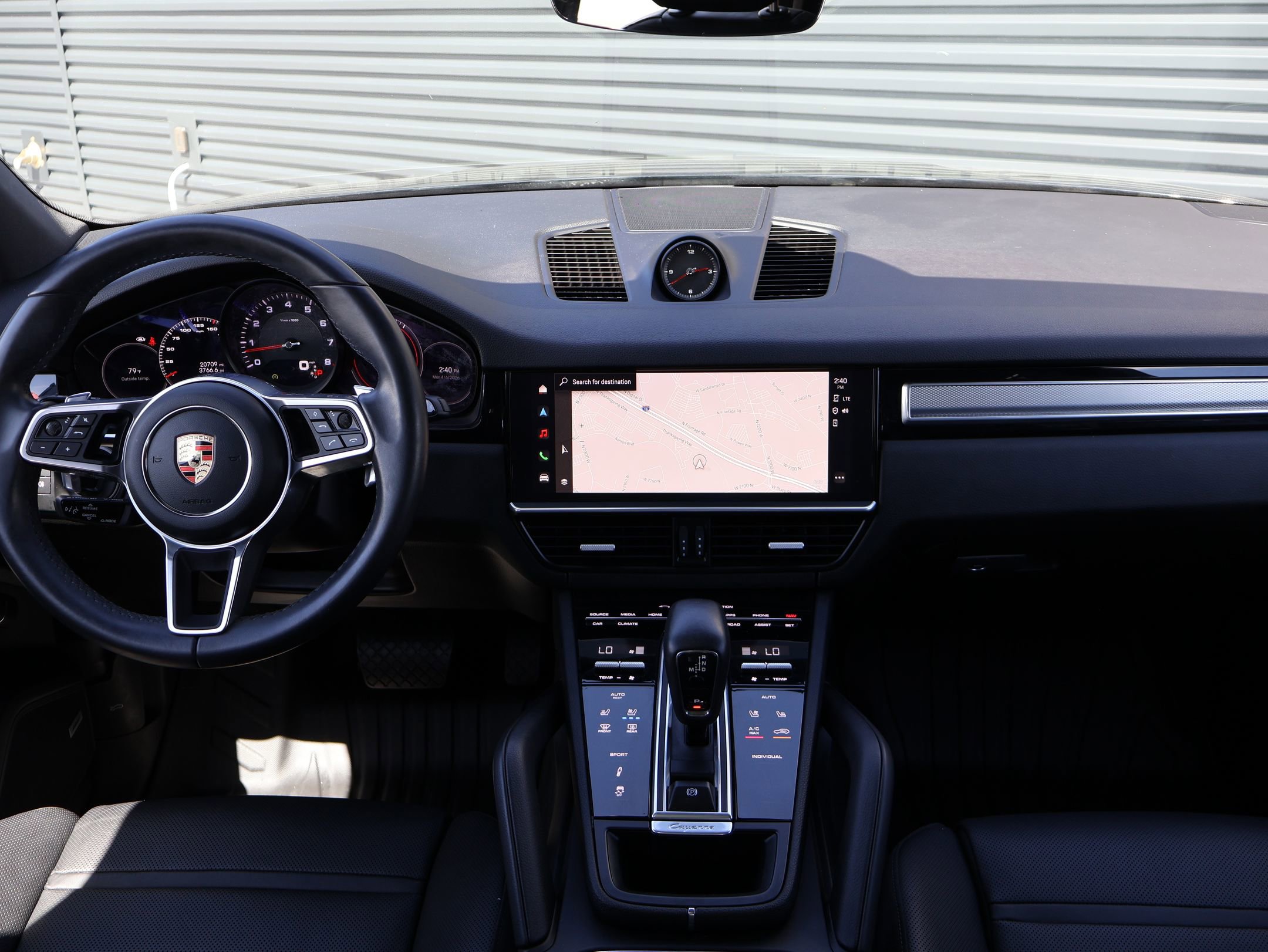 Used 2023 Porsche Cayenne Platinum Edition image 21