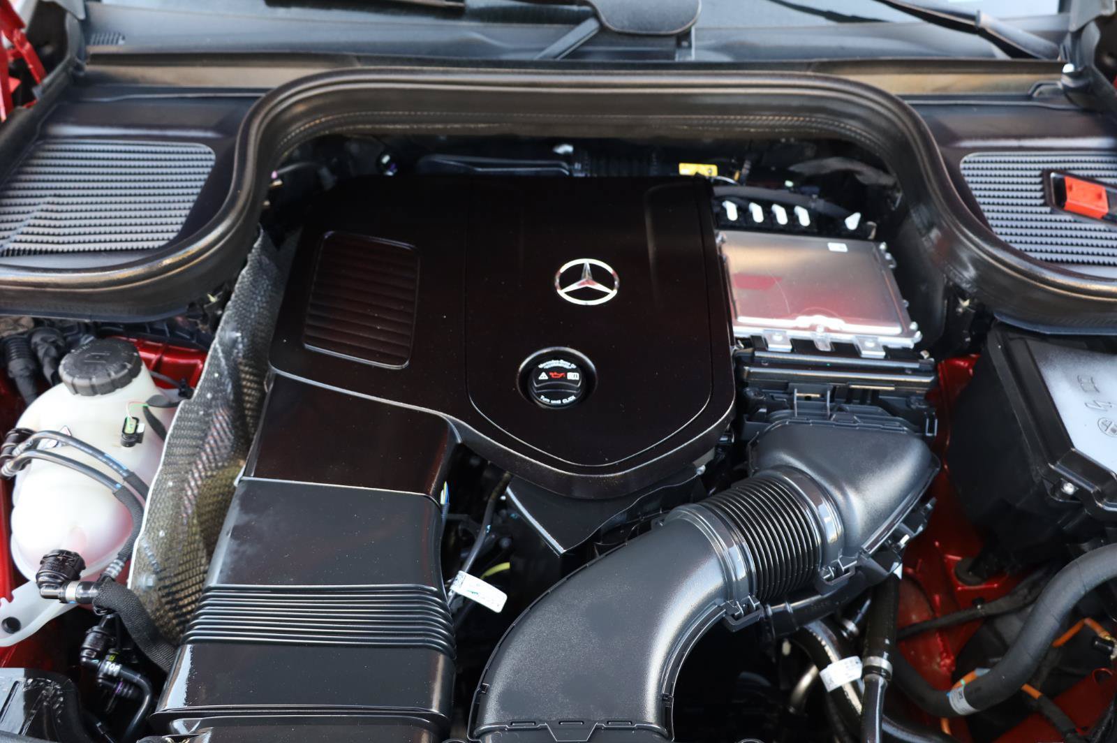 Used 2025 Mercedes-Benz GLE 350 4MATIC image 10