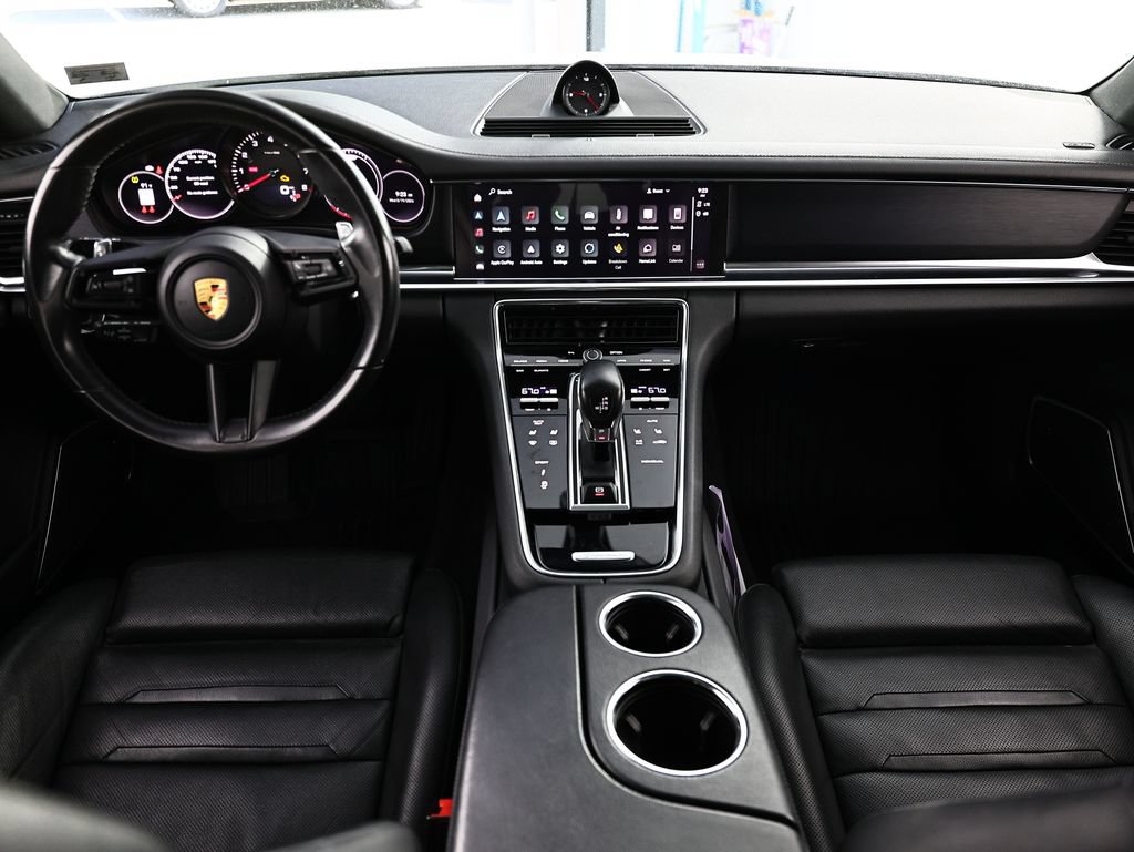 Used 2022 Porsche Panamera image 28