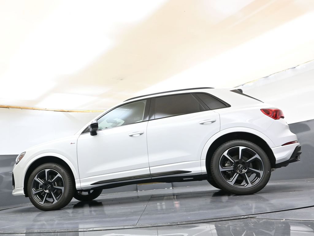 Used 2025 Audi Q3 2.0T Premium Plus w/ Premium Plus Package image 40