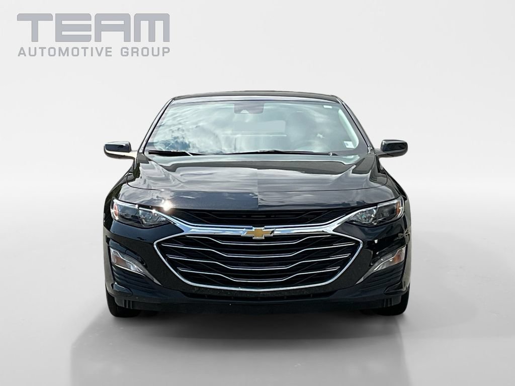 Used 2024 Chevrolet Malibu LT FWD image 2