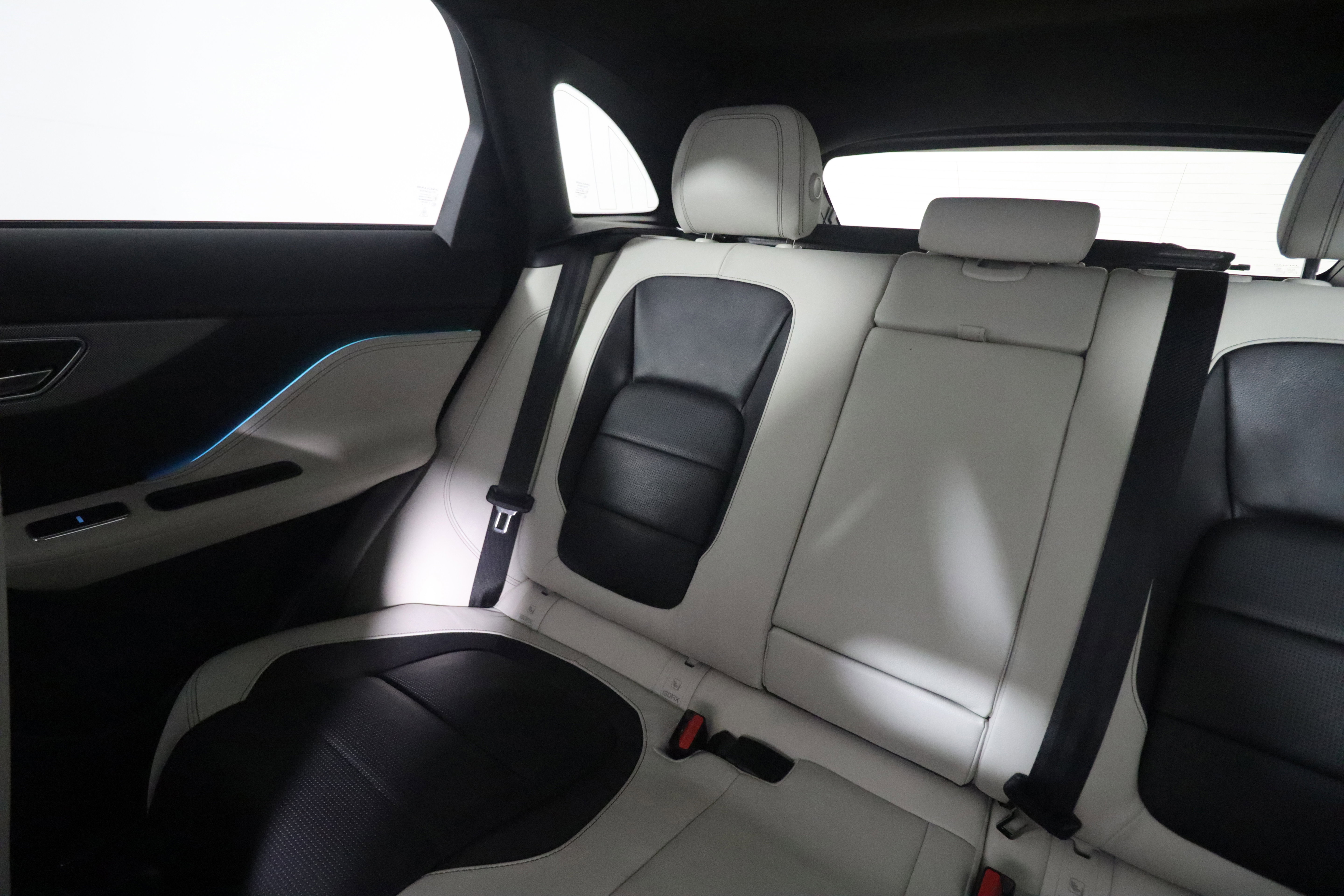 Used 2019 Jaguar F-PACE S AWD/4WD image 13