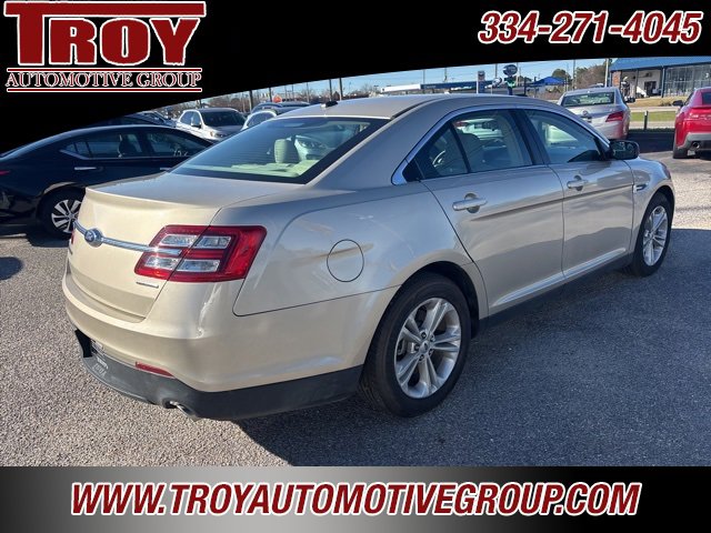 Used 2017 Ford Taurus SE image 10