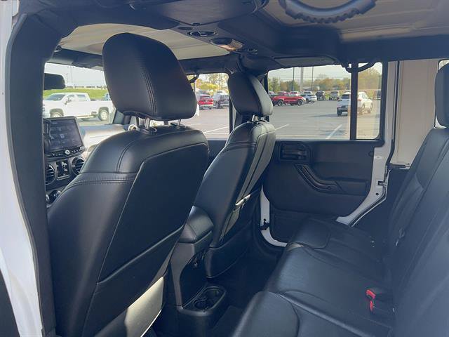 Used 2017 Jeep Wrangler Unlimited Sahara AWD/4WD image 13