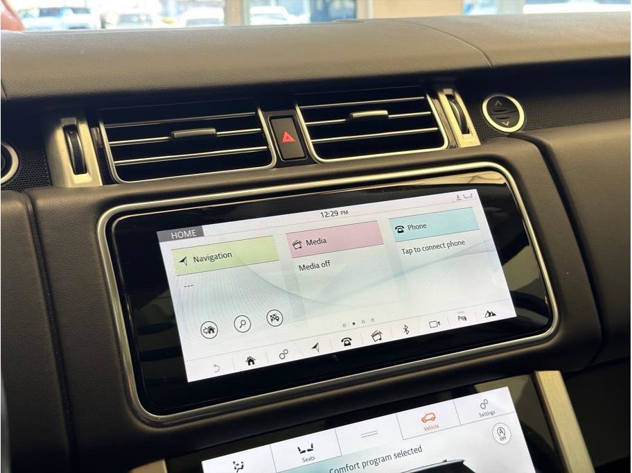 Used 2019 Land Rover Range Rover HSE image 15