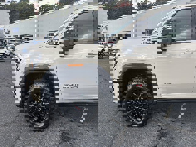 New 2026 GMC Sierra 2500 AT4 w/ AT4 Premium Plus Package image 7