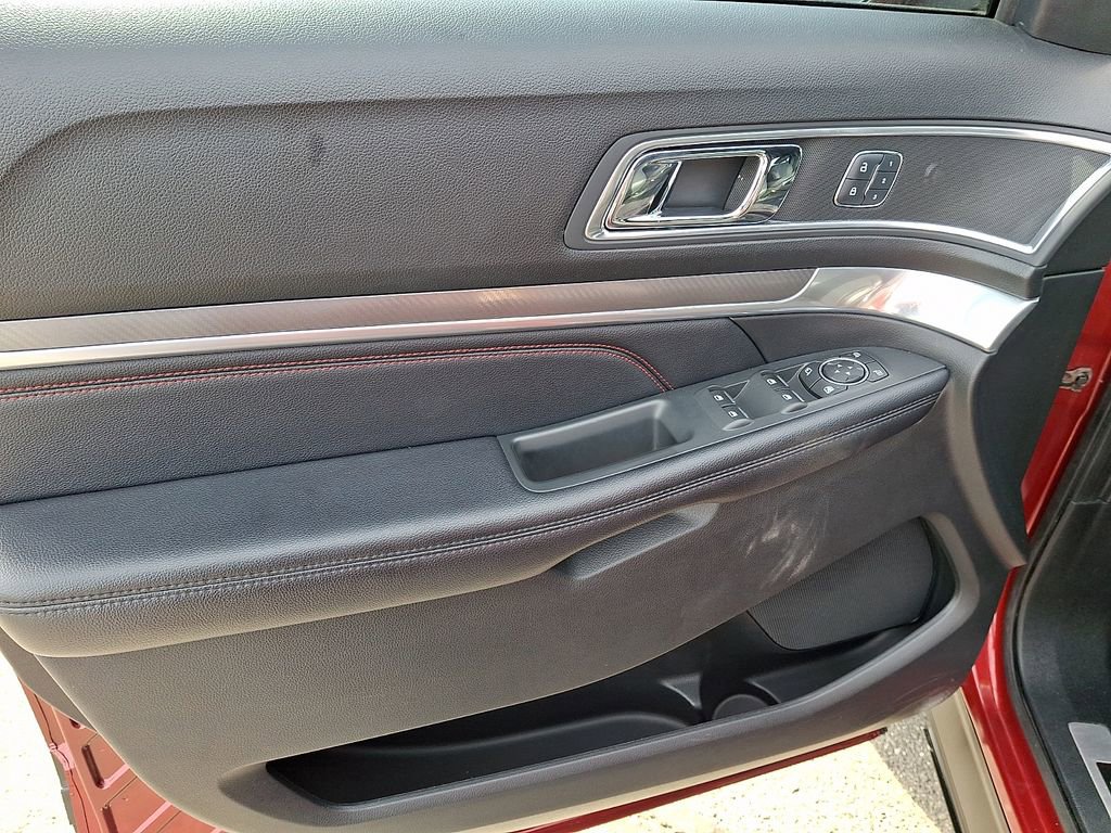 Used 2018 Ford Explorer Sport w/ Equipment Group 401A image 15