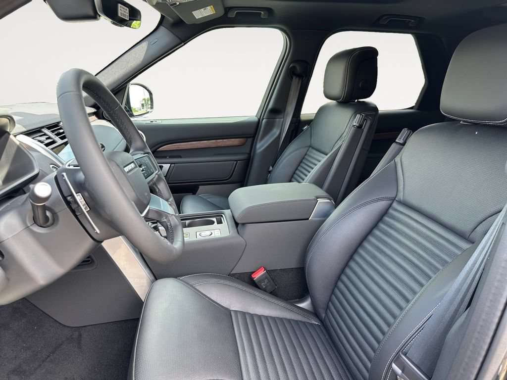 New 2026 Land Rover Discovery S AWD/4WD image 9