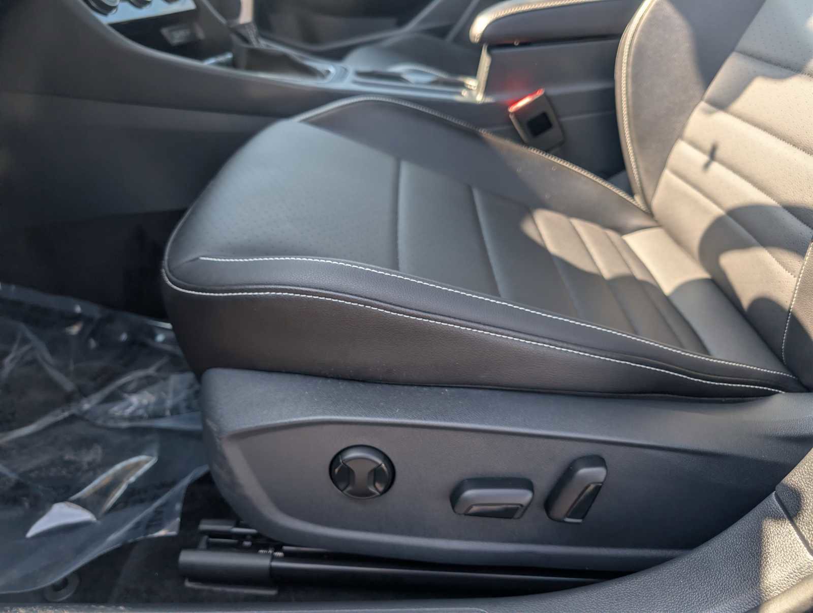 Certified 2023 Volkswagen Jetta SE w/ Panoramic Sunroof Package FWD image 22