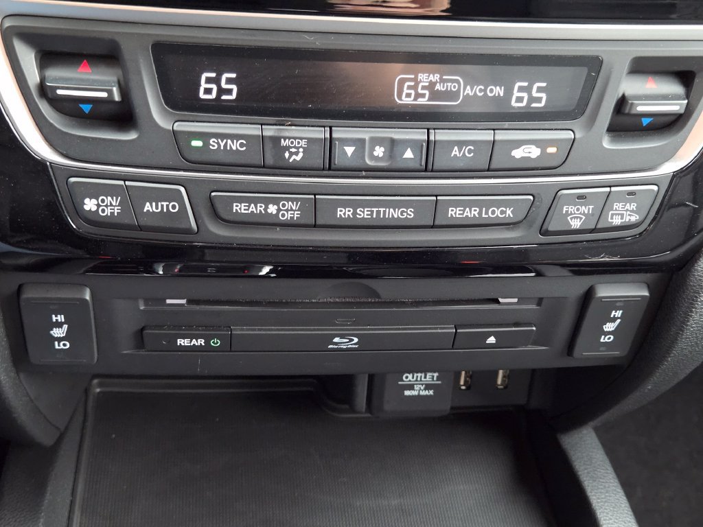 Used 2016 Honda Pilot Touring image 16