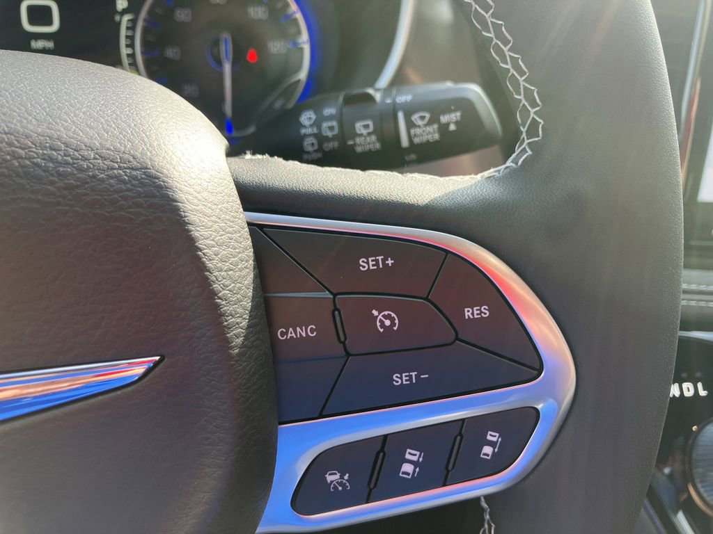 New 2026 Chrysler Pacifica Select image 14