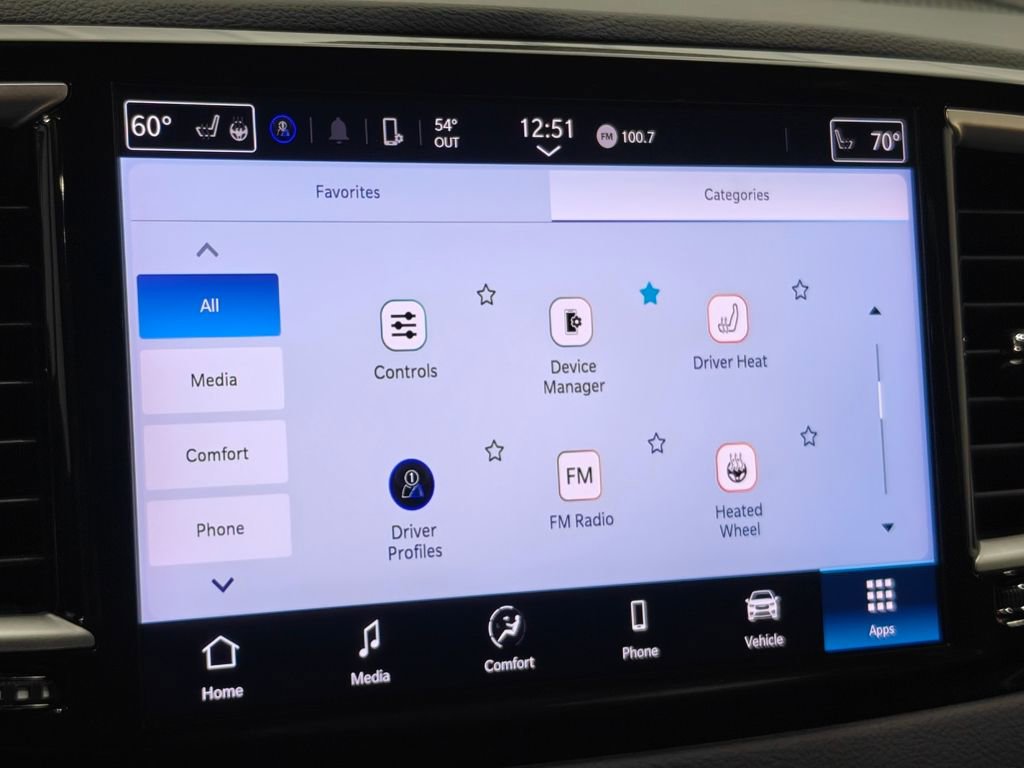 Used 2024 Chrysler Pacifica Touring-L image 41