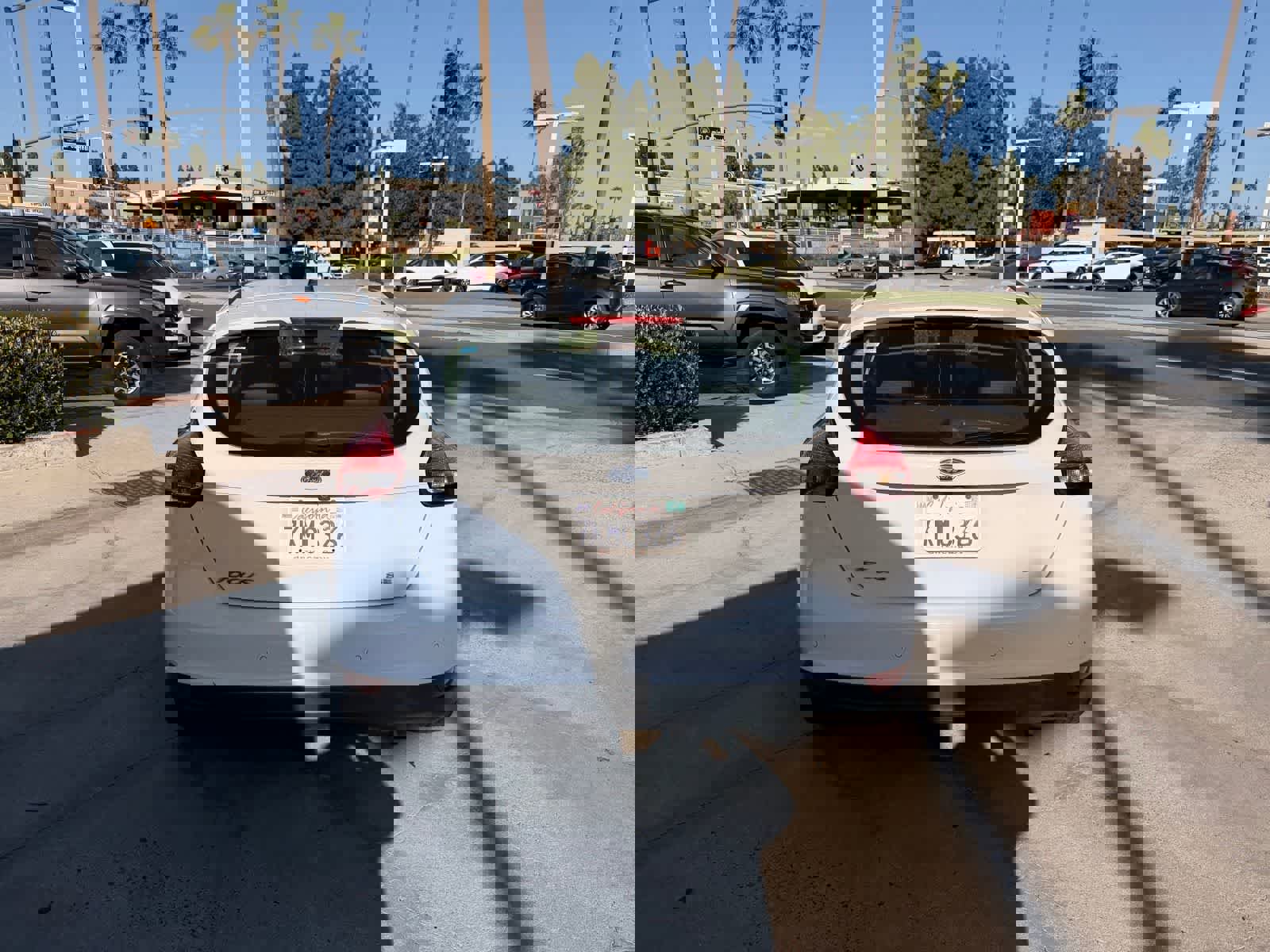 Used 2016 Ford Focus SE w/ Equipment Group 201A FWD image 4