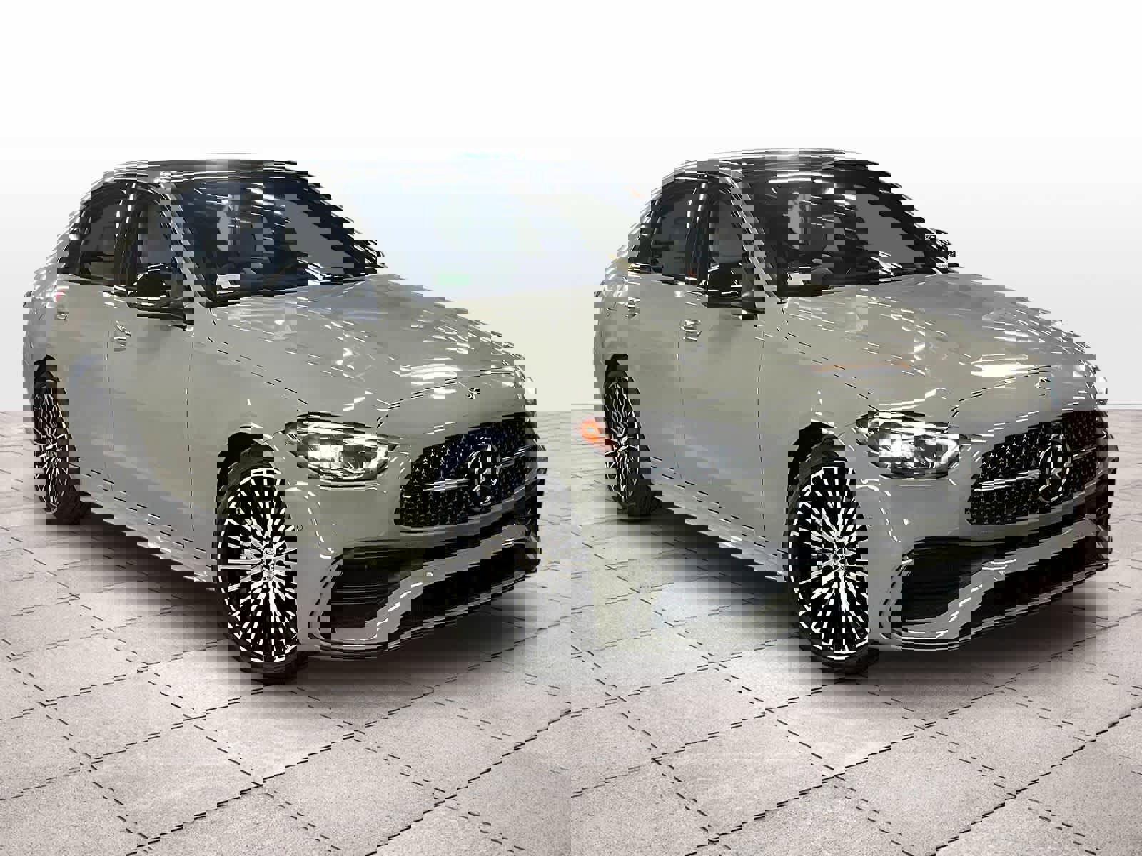 Used 2025 Mercedes-Benz C 300 4MATIC Sedan image 2