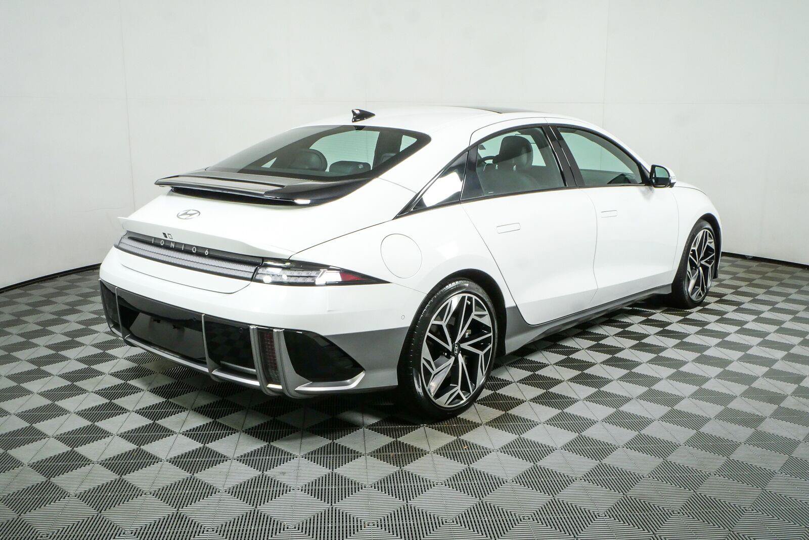 Used 2023 Hyundai Ioniq 6 Limited w/ Cargo Package RWD image 3
