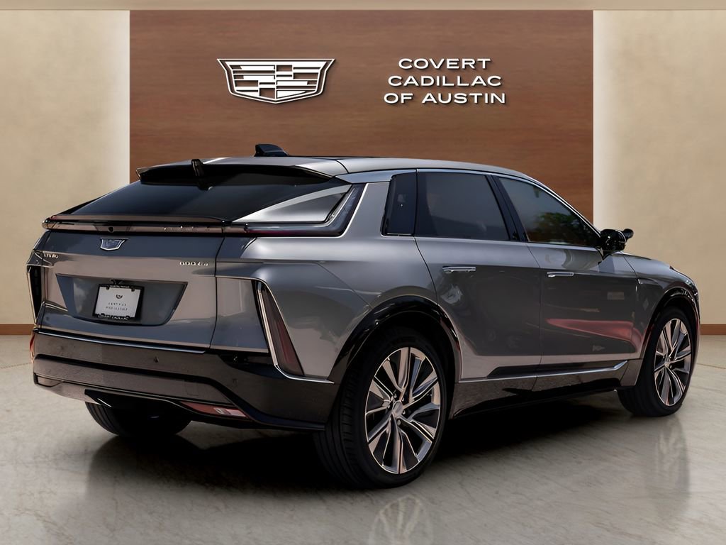 Certified 2025 Cadillac Lyriq Luxury w/ LPO, Floor Liner Package AWD/4WD image 4