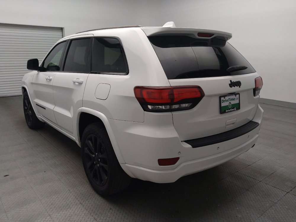 Used 2020 Jeep Grand Cherokee Altitude RWD image 5