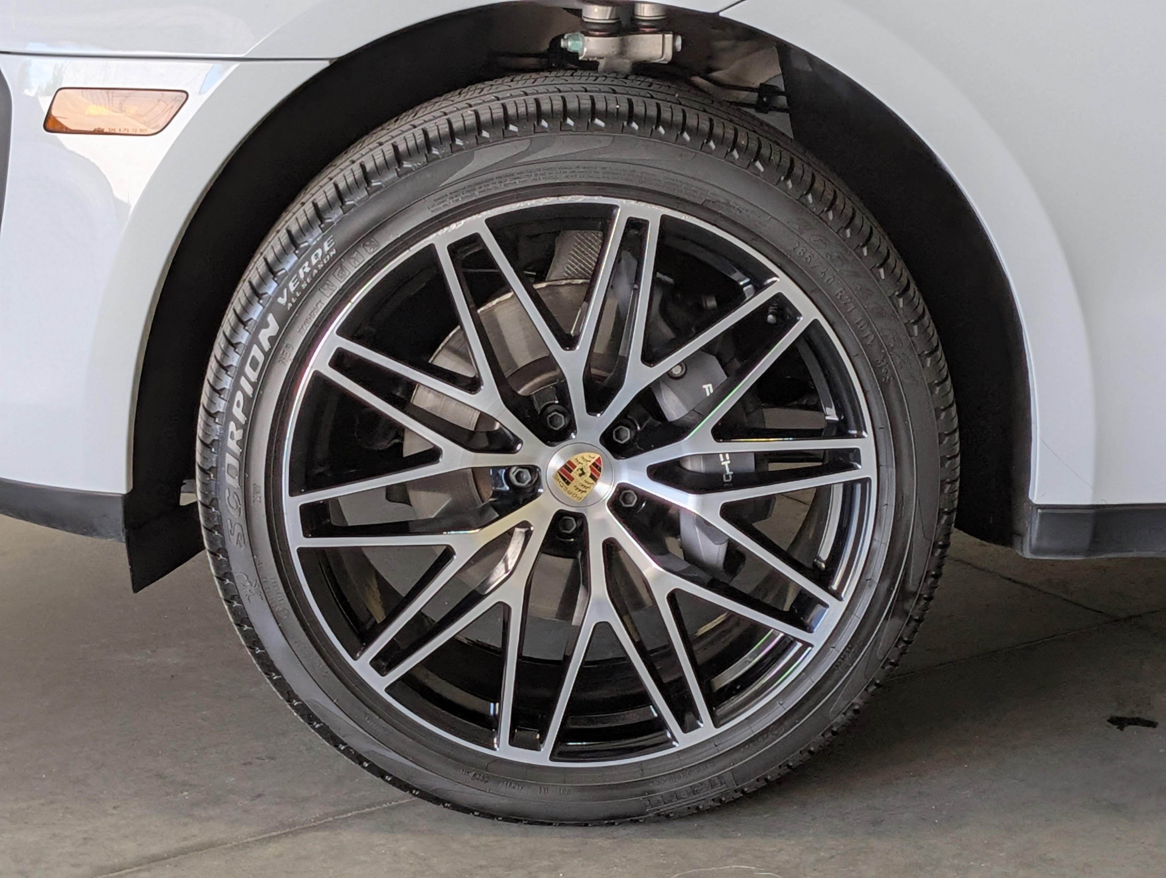 Certified 2026 Porsche Macan AWD/4WD image 15