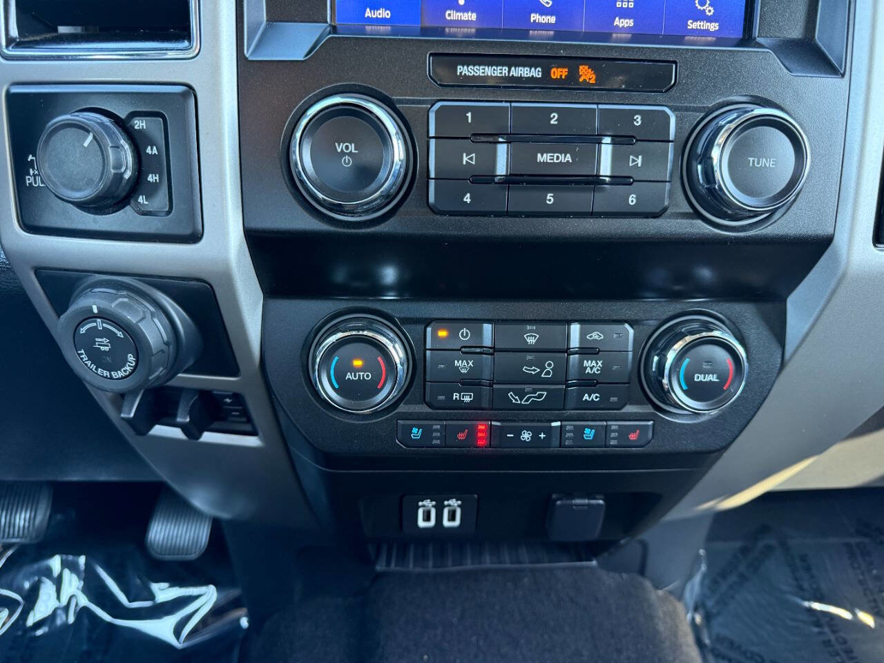 Used 2020 Ford F150 Lariat w/ Max Trailer Tow Package image 41