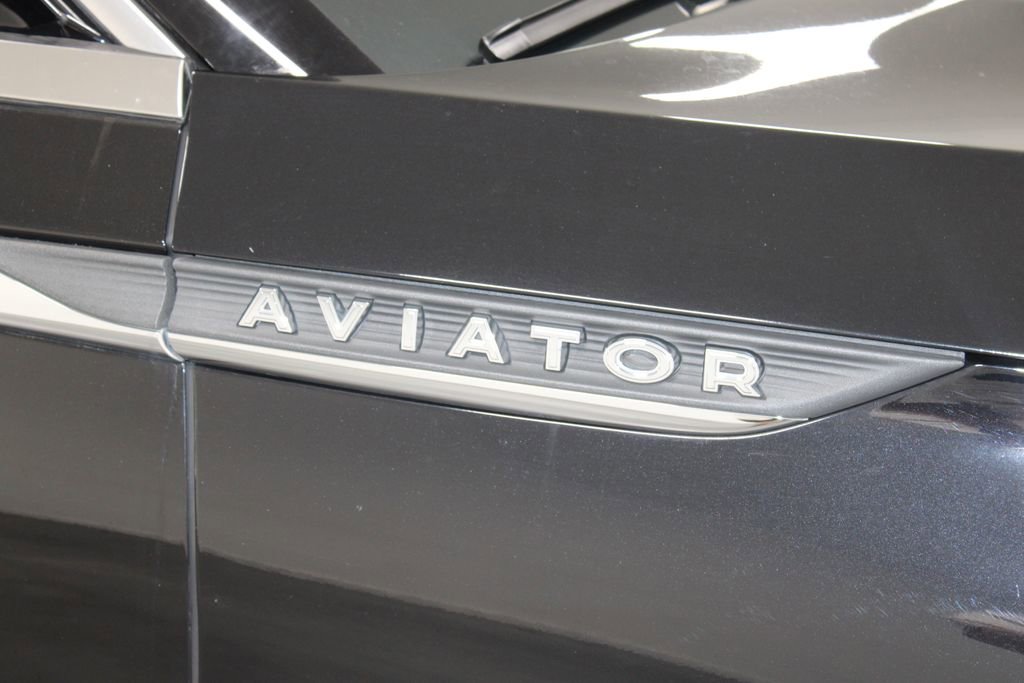Used 2023 Lincoln Aviator Reserve w/ Equipment Group 201A image 12