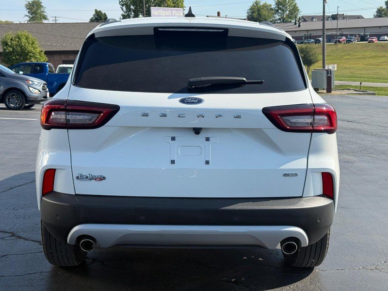 Used 2024 Ford Escape SE image 4