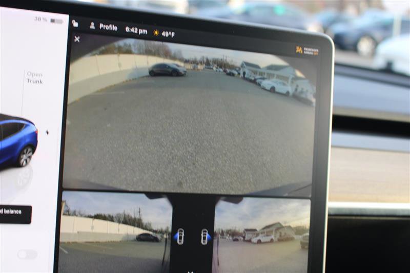 Used 2022 Tesla Model Y Long Range image 18